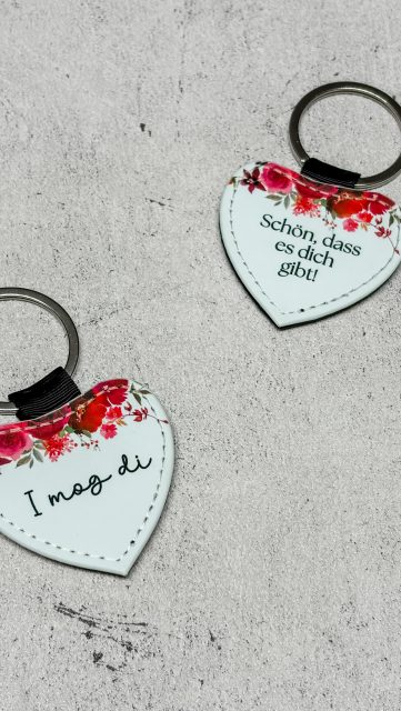 Wem würdest du so ein Herz schenken? 
Diese Herzen findet ihr das ganze Jahr bei uns im Sortiment. 🥰

#herz #verliebt #fürdich