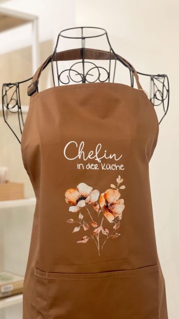 Geschenk für einen echten Küchenprofi gesucht? 👩‍🍳

Wir hätten da ein paar Ideen… 

Zum Verschenken oder selbst behalten.

#geschenkidee #personalisiert #freudeschenken